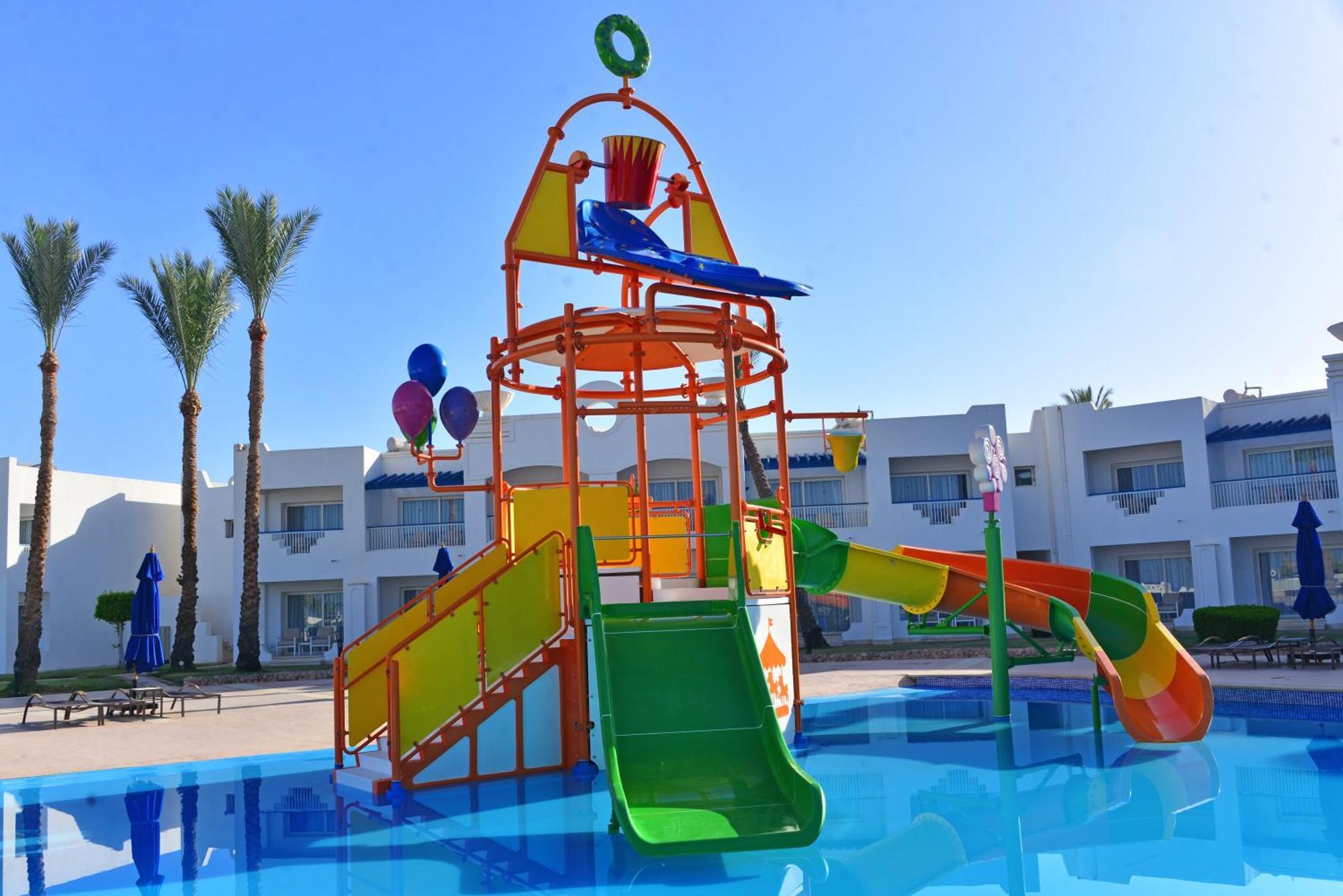 Renaissance Sharm El Sheikh Golden View Beach Resort Exteriér fotografie Aqua Park at the Grand Plaza Resort